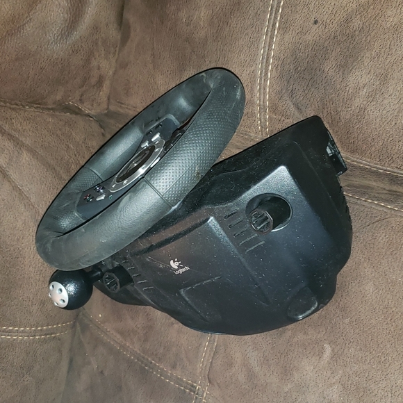 Logitech great steering wheel - Picture 3 of 3